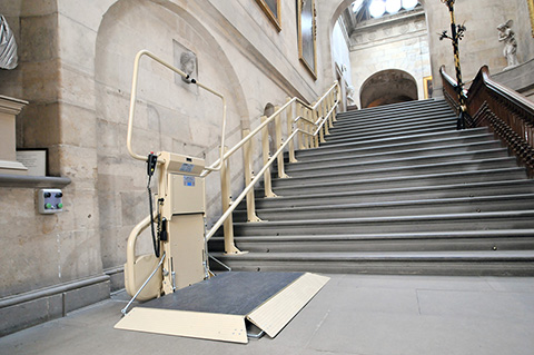 stairiser-wheechair-platform-lift-castle-howard-optimised.jpg