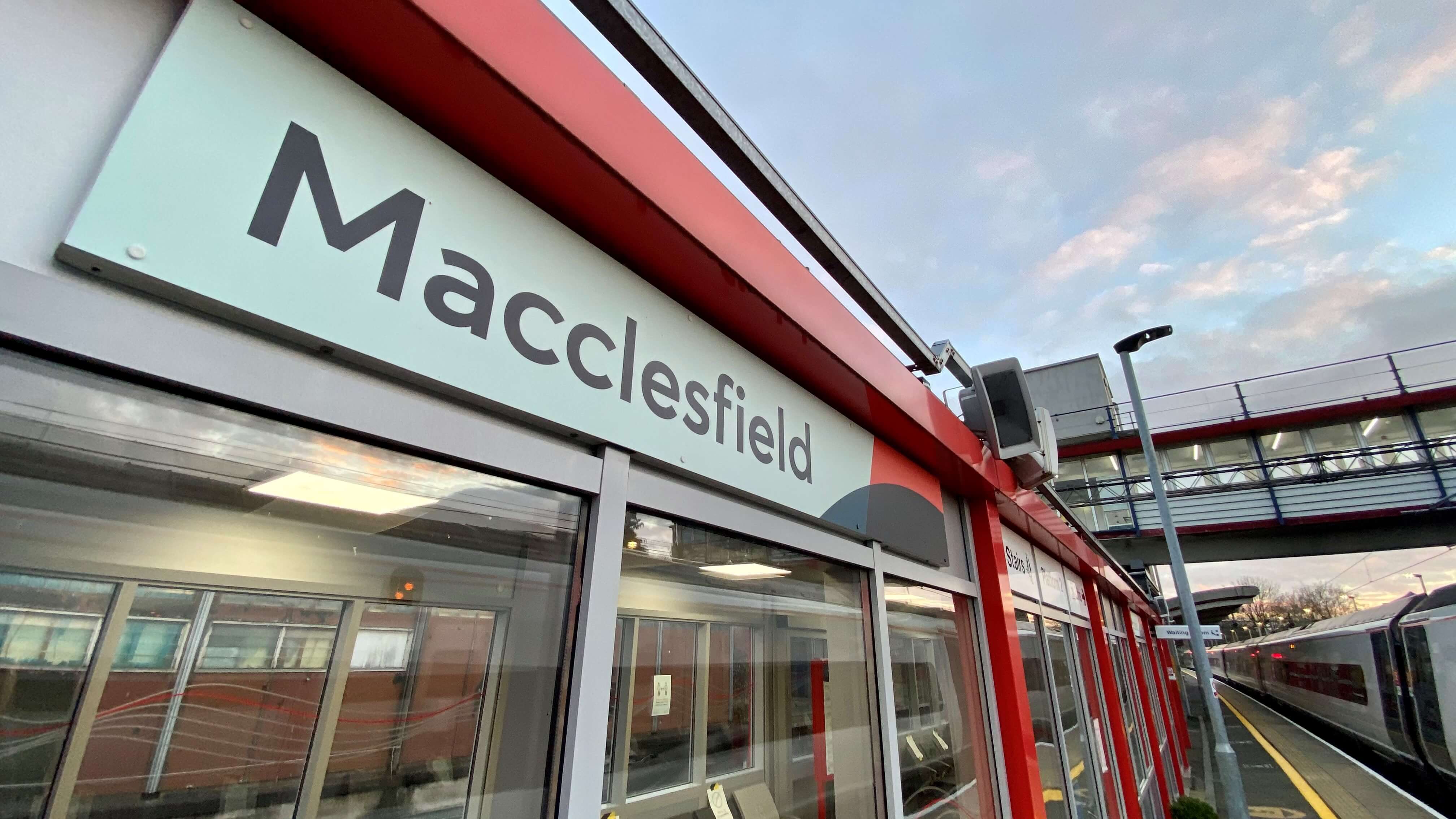 Macclesfield-station-sign.jpg