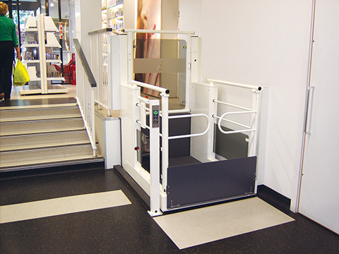 lowriser-step-lift-retail-store-optimised.jpg
