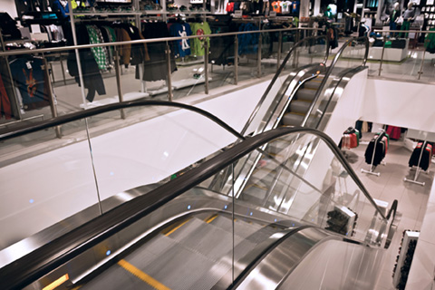 escalators-criss-cross-retail-optimised.jpg