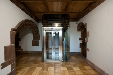 glass-lift-bespoke-heritage-historic-liverpool-cathedral-optimised.jpg