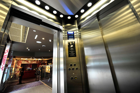 A bespoke adjacent entry lift car within London Hippodrome