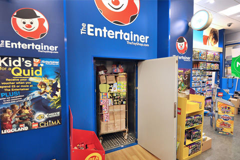 trolleylift-moving-stock-entertainer-toy-shop-optimised.jpg