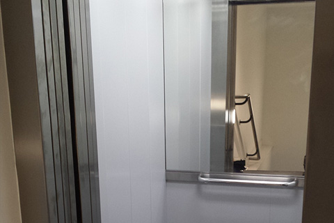 6-person-xtralift-interior-checkline-house.jpg