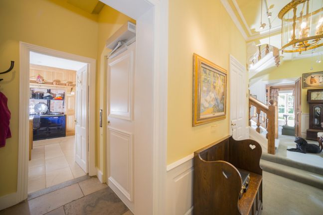 Midilift XLplus platform lift in grade II listed home