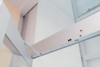 Midilift PL fully glazed structure for enhanced visibility and safety