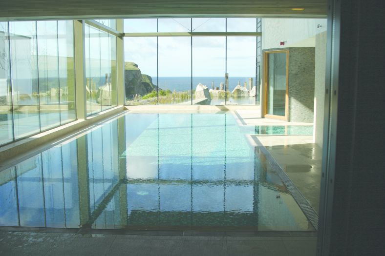 2 Stannah lifts streamline service in the UK’s first-ever, purpose-built, luxury, eco-friendly Scarlet Hotel in Mawgan Porth.