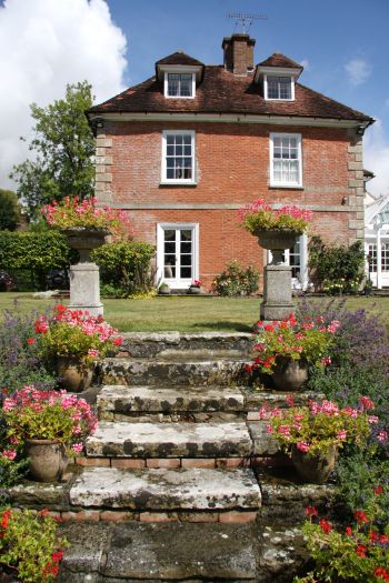 A Midilift XLplus platform lift brings mobility to Brian Stannah's family home.